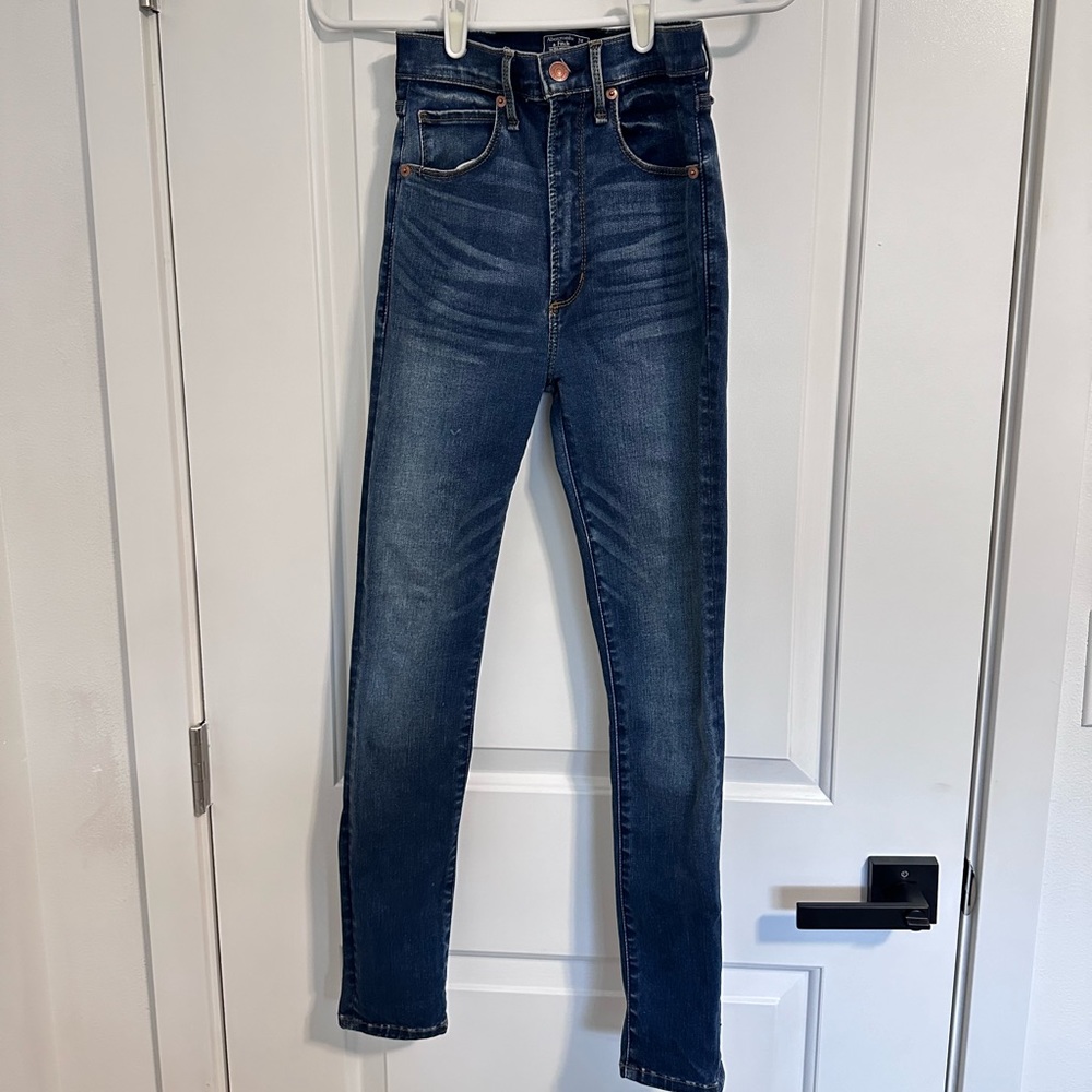 Abercrombie ultra high rise stretch straight leg jeans